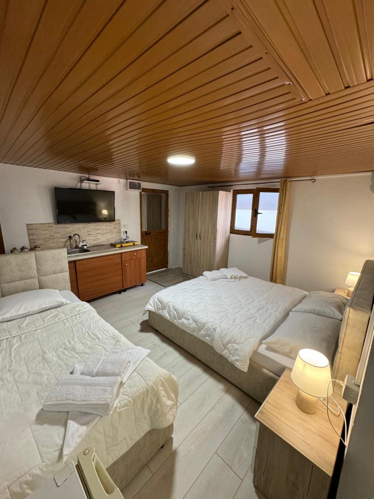 Lake Bliss Cabins Shkodër Exteriér fotografie